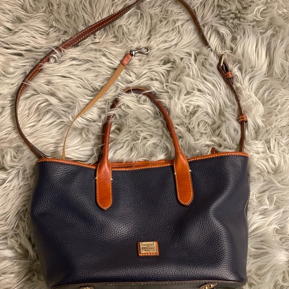 Great First time Dooney & Bourke Bag. - Picture 2 of 10